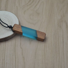 Load image into Gallery viewer, Wood Resin Necklace