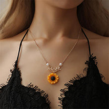 Load image into Gallery viewer, Sunflower Necklace